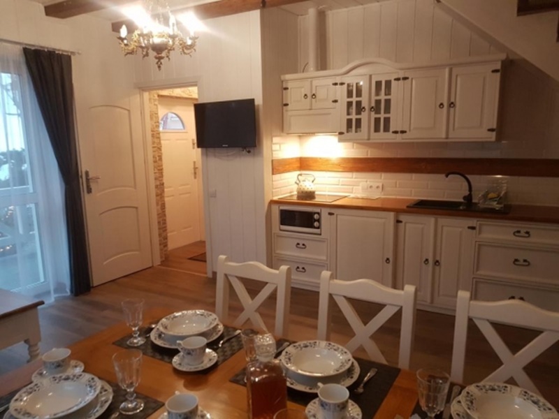 Kuchnia drewniana w kolorze biaa patyna + lakier 22-25